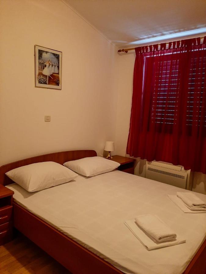 Apartments Cepo Макарска Екстериор снимка