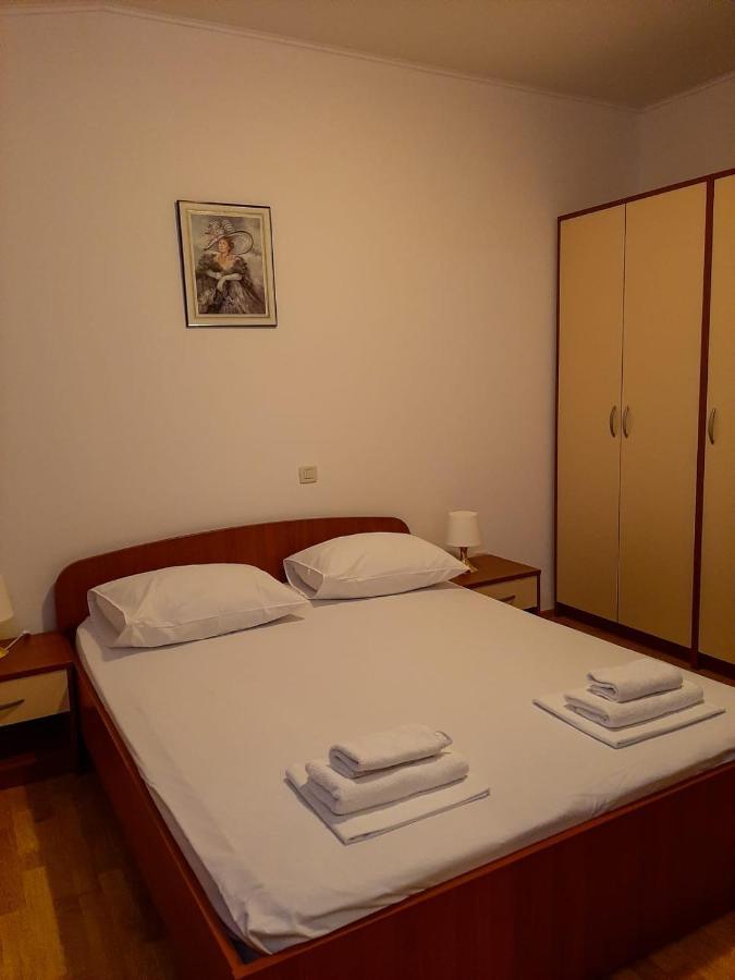 Apartments Cepo Макарска Екстериор снимка