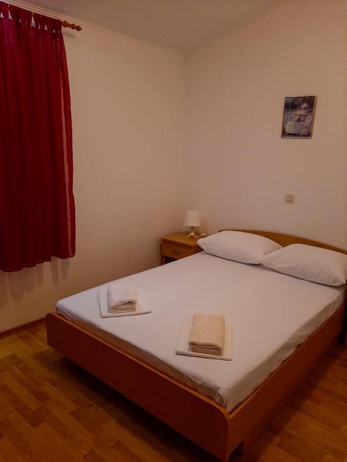 Apartments Cepo Макарска Екстериор снимка