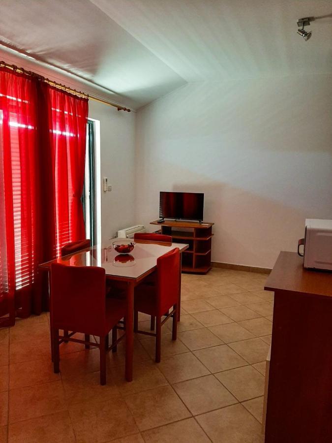 Apartments Cepo Макарска Екстериор снимка