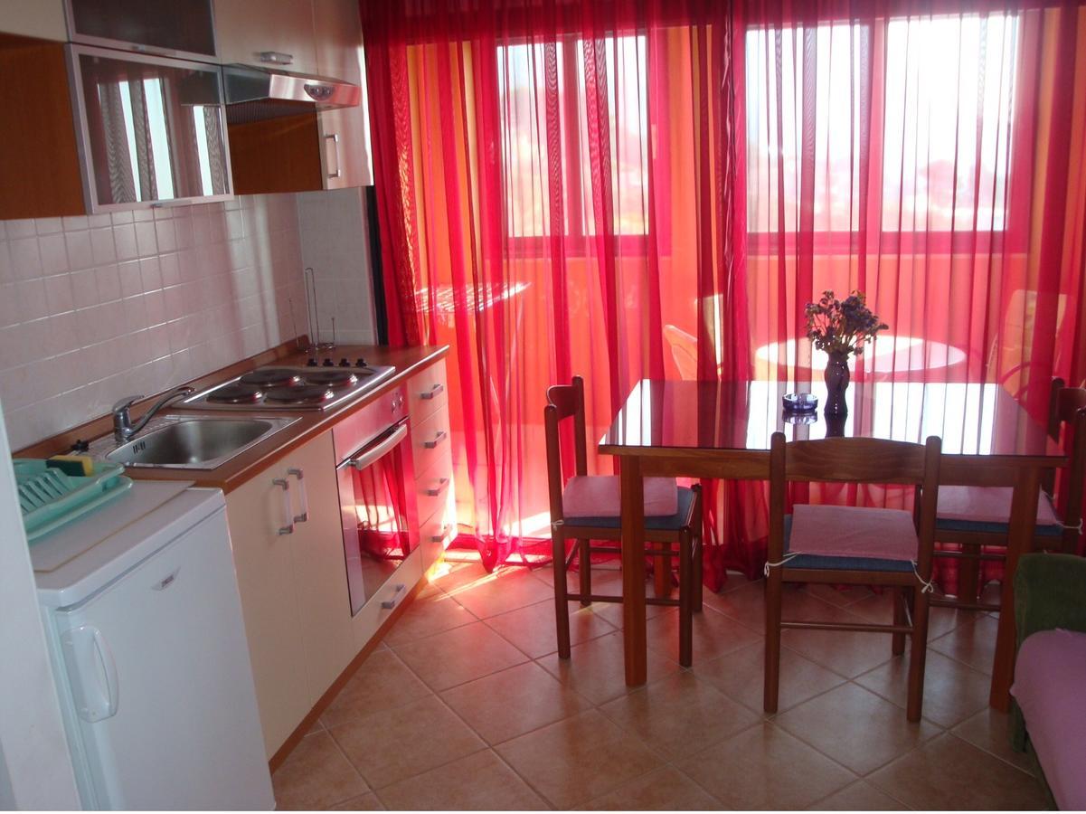 Apartments Cepo Макарска Екстериор снимка
