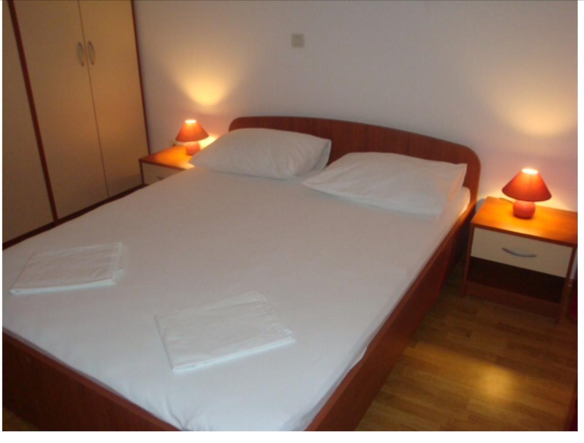 Apartments Cepo Макарска Екстериор снимка