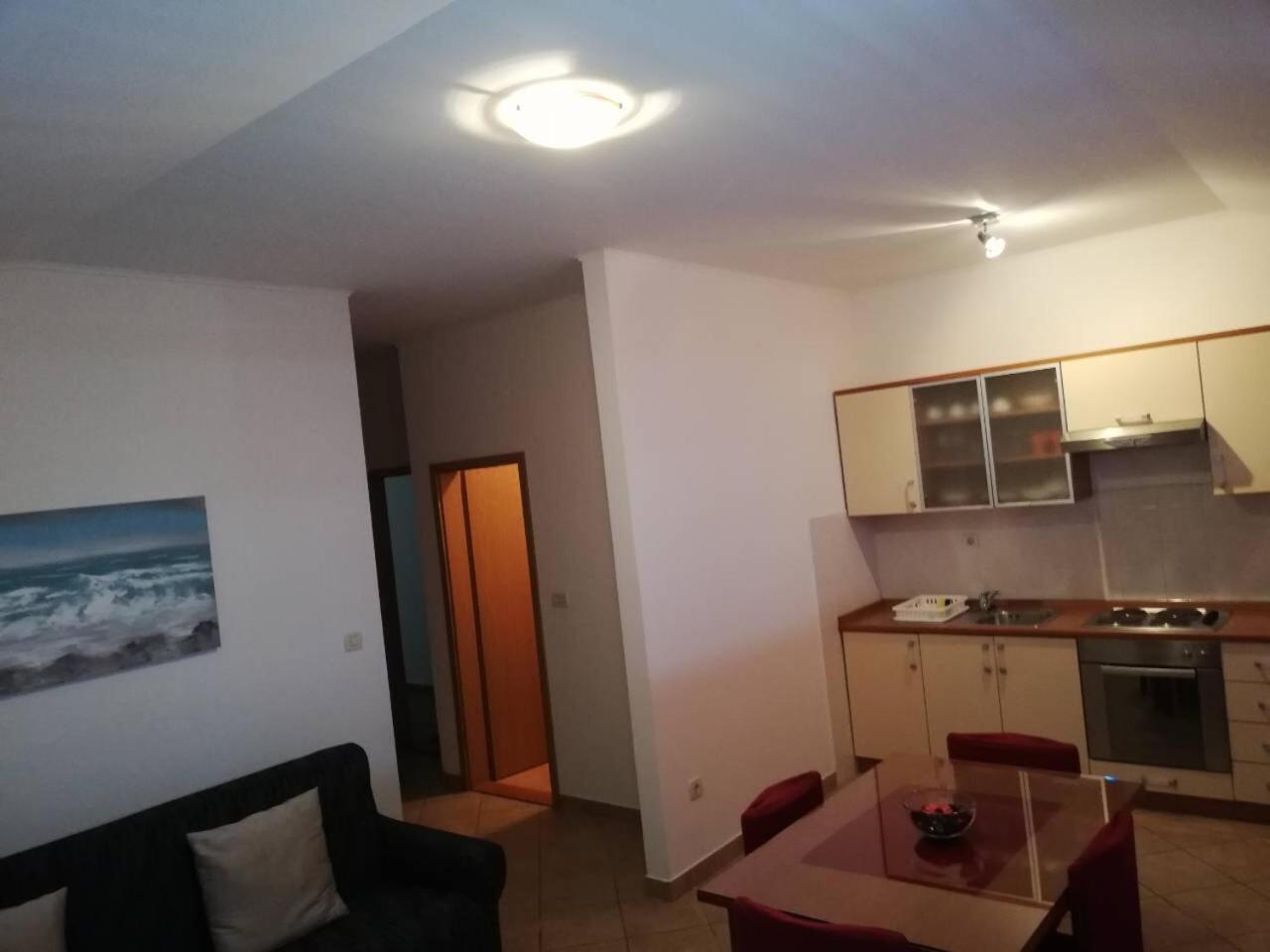 Apartments Cepo Макарска Екстериор снимка