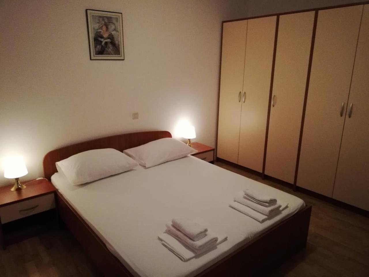 Apartments Cepo Макарска Екстериор снимка